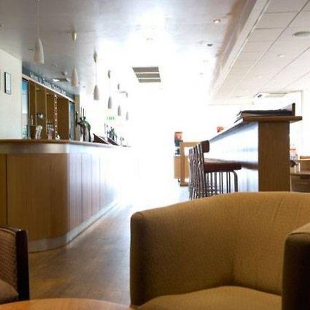 Holiday Inn Express Manchester Airport Ringway Exterior foto